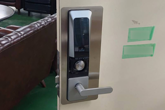 相生市　工場プラント　テンキーカードキー電子錠交換設置工事