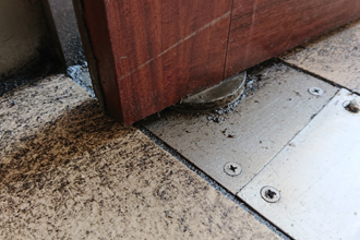 明石市　フロアヒンジ　交換　修理