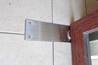 明石市　フロアヒンジ　交換　修理