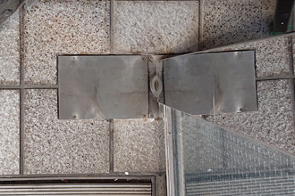 姫路市　フロアヒンジ　交換　修理