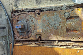 相生市　フロアヒンジ　修理　交換