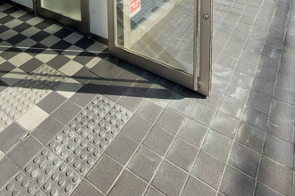 姫路市　フロアヒンジ　修理　交換