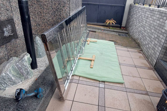 姫路市　フロアヒンジ　ドア　交換　修理