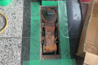 姫路市　フロアヒンジ　ドア　交換　修理