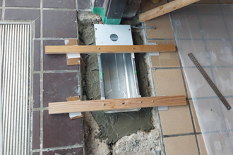 佐用郡　佐用町　フロアヒンジ　ガラスドア　交換　修理