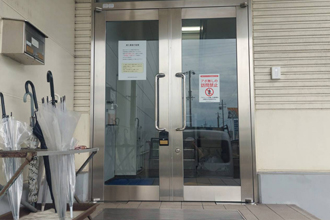 姫路市　ドア修理　ニュースター　フロアヒンジ　交換　工事