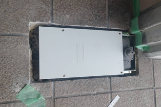 姫路市　ドア修理　ニュースター　フロアヒンジ　交換　工事