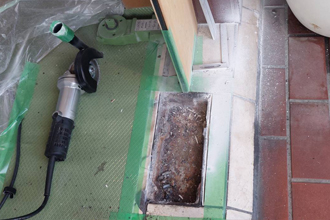 姫路市　ドア修理　ニュースター　フロアヒンジ　交換　工事