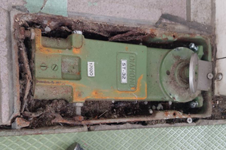 姫路市　上郡町　たつの市　赤穂市　相生市　加古川市　高砂市ドア修理　ニュースター　フロアヒンジ　交換　工事　修理