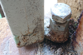 赤穂市　ピポットヒンジ　丁番　修理　交換