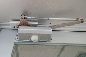 姫路市　ドアクローザー　交換　修理