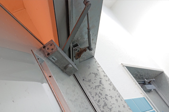 姫路市　ドアクローザー　交換　修理