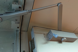 姫路市　ドアクローザー　交換　修理