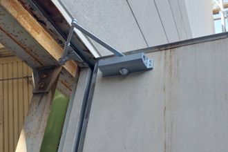 赤穂市　グレモン　錠　ドアクローザー　ドアチェック　オートヒンジ　丁番　ドア修理　交換