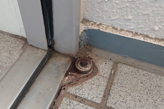 姫路市　たつの市　ドア　錠　ドアクローザー　ドアチェック　オートヒンジ　丁番　ドア修理　交換