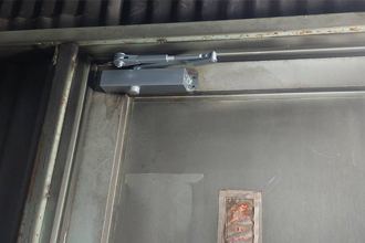 相生市　赤穂市　尼崎市　姫路市　たつの市　ドア　錠　ドアクローザー　ドアチェック　オートヒンジ　丁番　フランス落し　ドア修理　交換